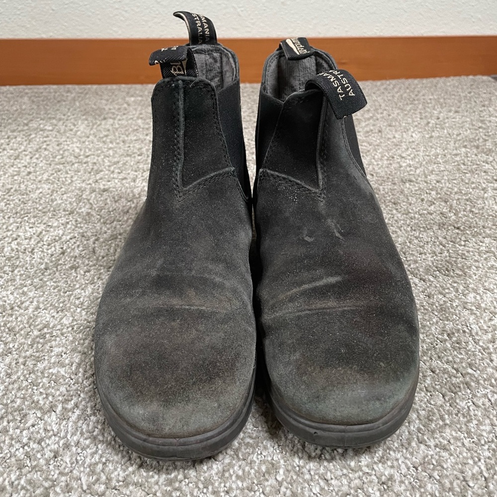 Women’s Suede 7.5 Blundstones